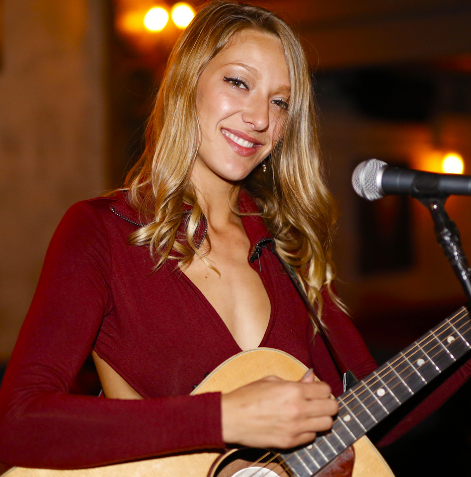 Happy Hour with The Galleria: Carly Jo Jackson